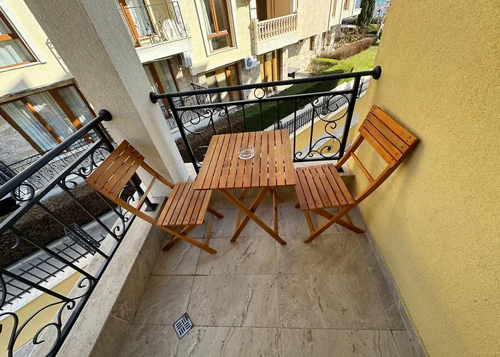 Horizon 12 'a' Апартамент