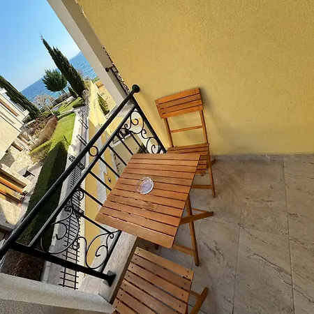 Horizon 12 'a' סבטי ולאס